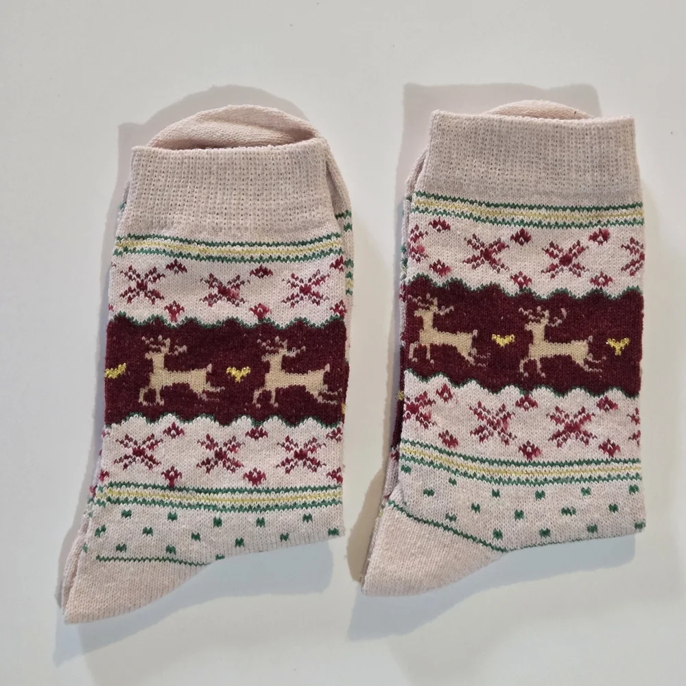 🍒🍒 Cozy Reindeer Patterned Knitted Mid Tube Socks
